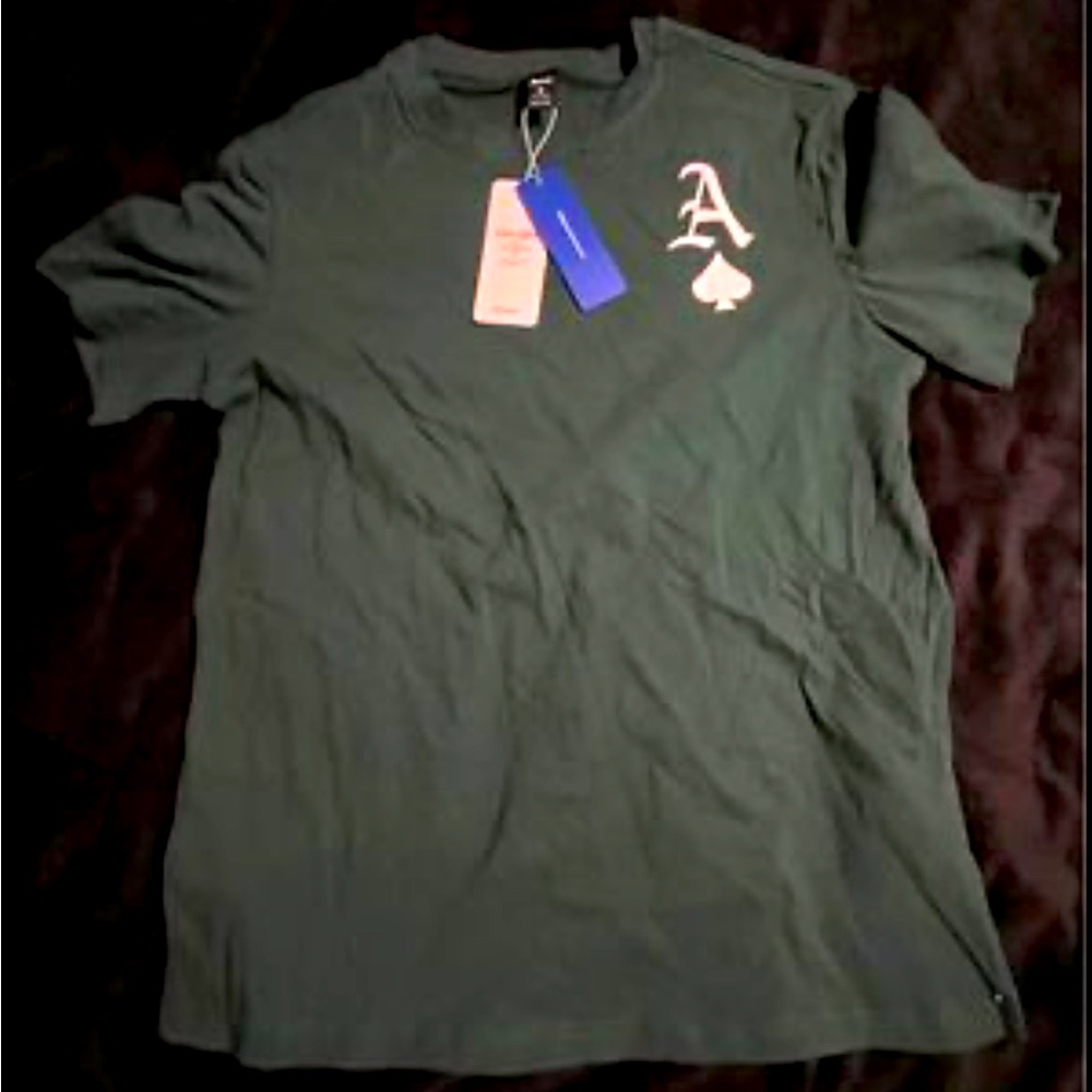 Romwe Mens shirt size Small NWT.